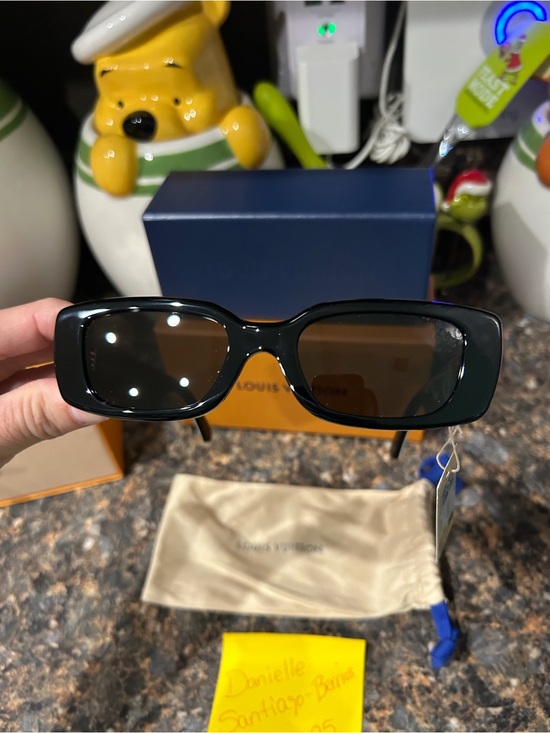 Louis Vuitton Murakami x TM Women’s Cat Eye Sunglasses 2025 collection with tags main image 8